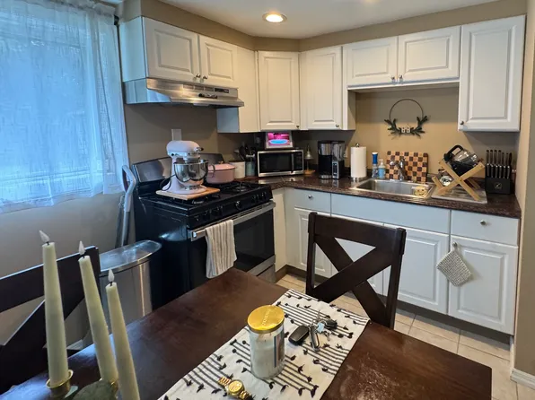 (undisclosed Address), Oakdale, NY 11769