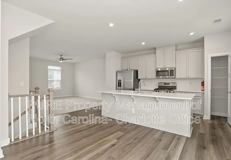 2140 Autumn Cyprus Ave — Photo 8