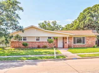 259 Somerset Ter, Bedford, TX 76022
