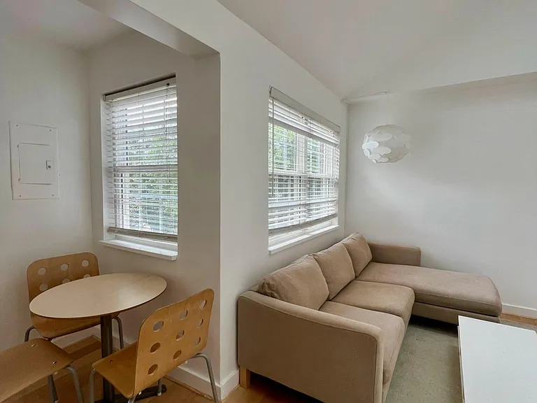 2111 N Scott St #62 — Photo 5