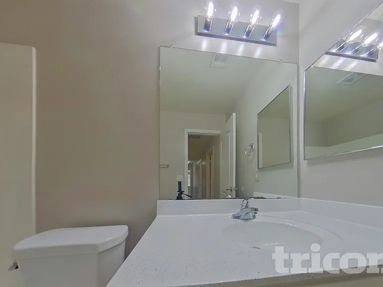 2215 S 83rd Ln — Photo 14