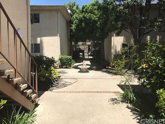 3rd image of 21000 Parthenia St Unit 22