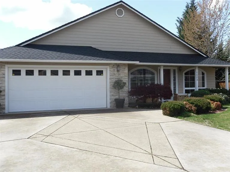 1503 Wildwood Cir photo 1
