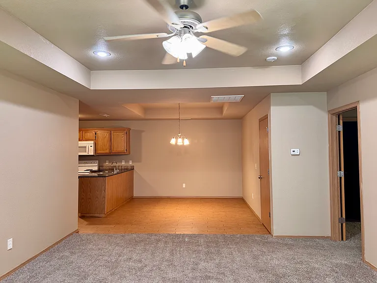 1214 Hanson Cir #1214 — Photo 10