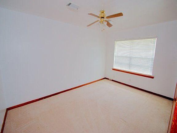2nd image of 413 Gardenia Ave