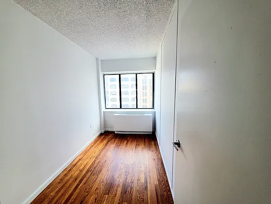 Rented by Oxford Property Group | media 12