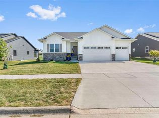 1245 Salm Dr, North Liberty, IA 52317