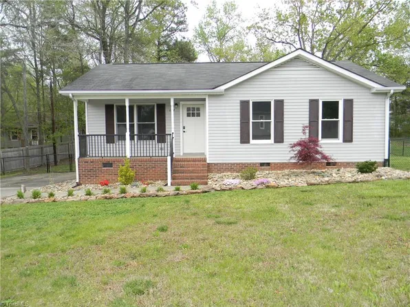 167 S Valley St, Liberty, NC 27298