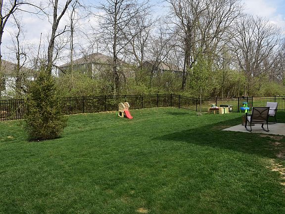 5th image of 238 Carrowmoore Dr