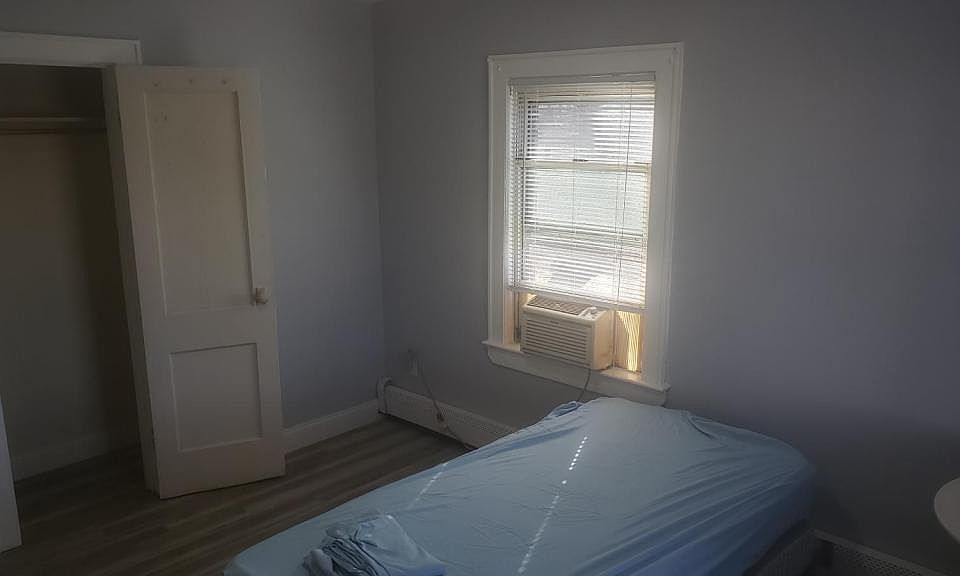 1st image of 20 New St #4
