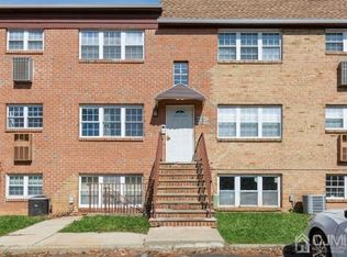 460 College Dr, Edison, NJ 08817