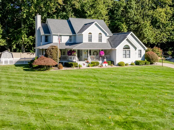 109 Orleans Cir, Saint Joseph, MI 49085