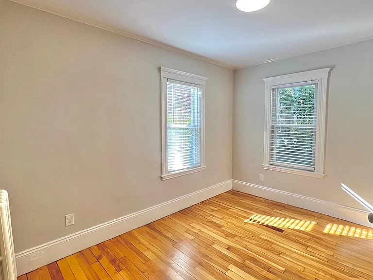 7 Westminster St — Photo 6