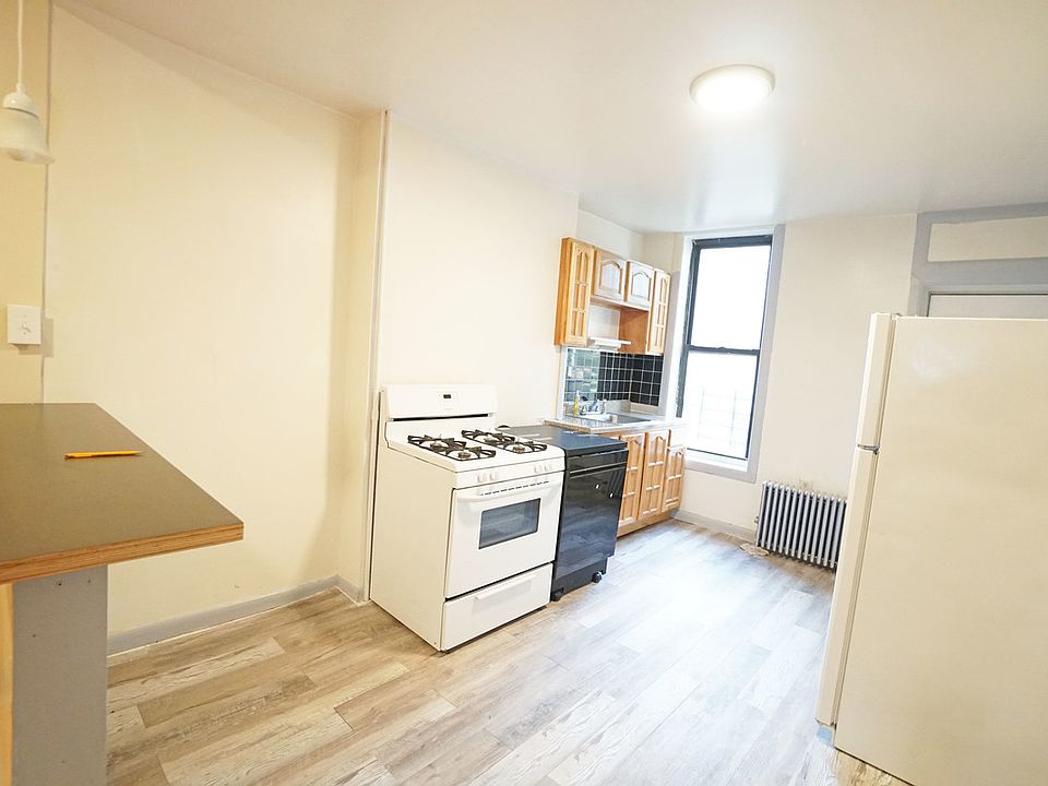 1st image of 530 6th Ave Floor 1