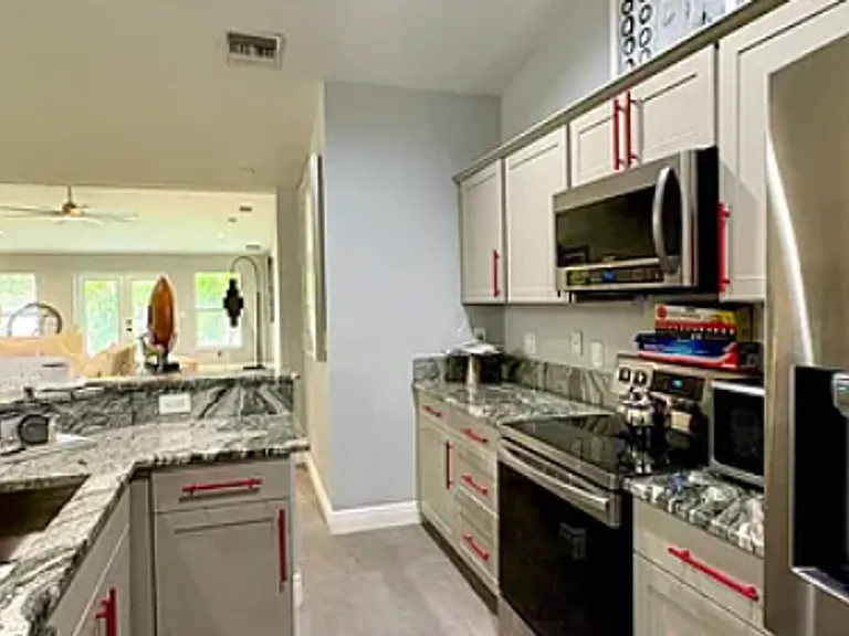 2450 SW Cameo Blvd — Photo 6