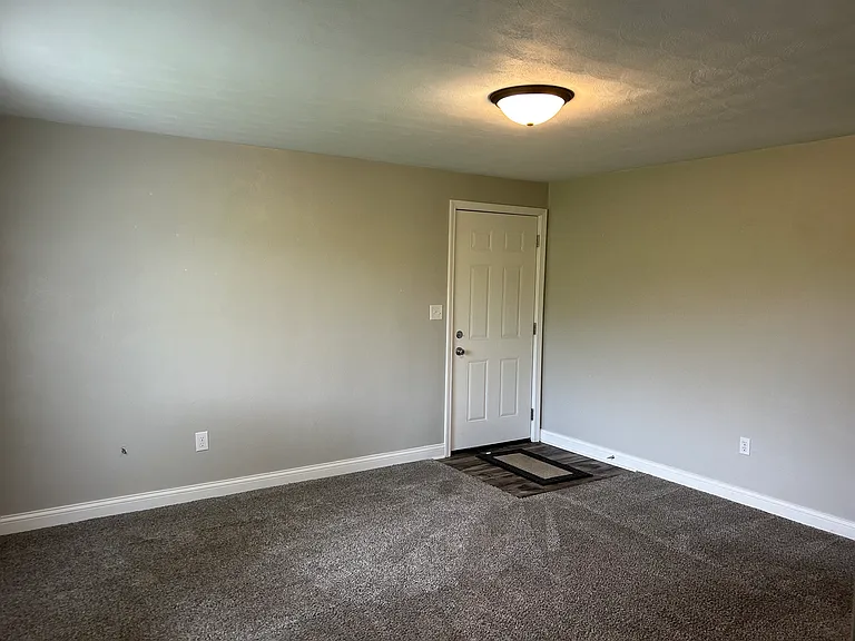 1023 Old Main St — Photo 11