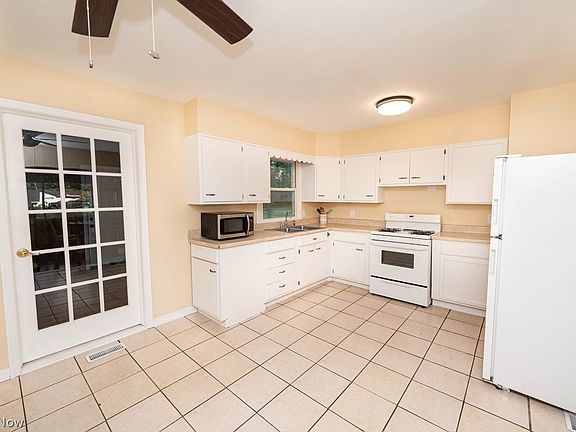 5th image of 2526 Circle Dr
