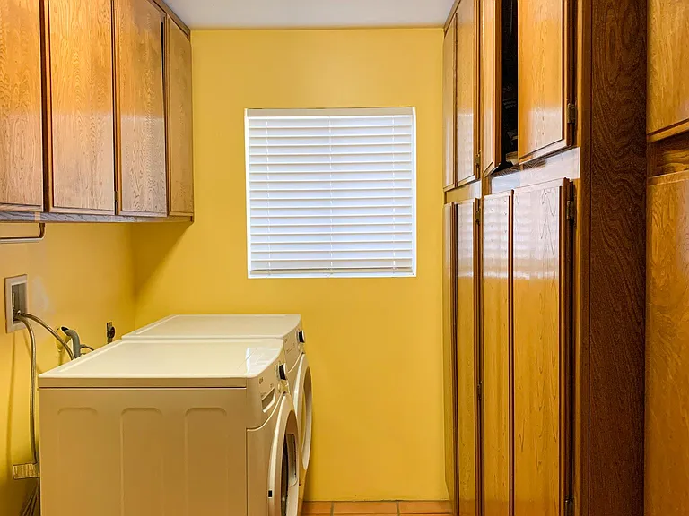 8905 Campus Park Ct — Photo 16