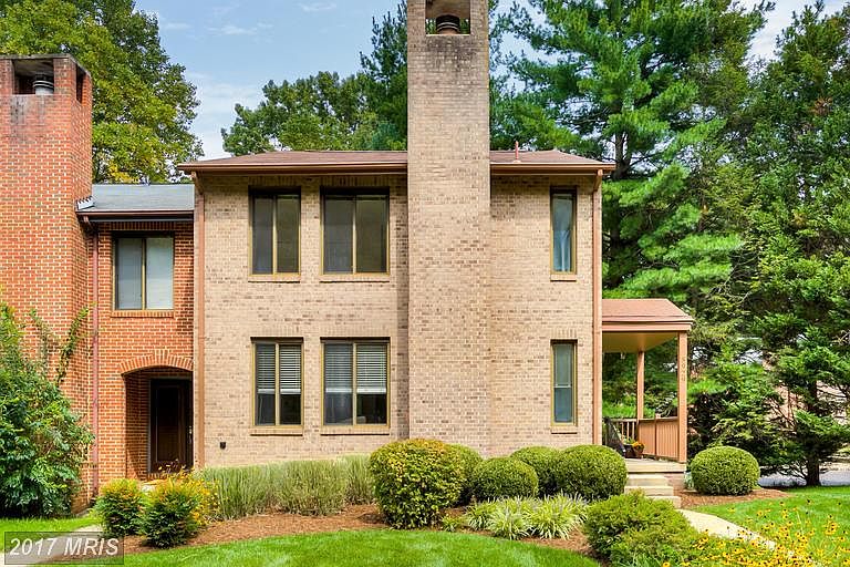 Sought after end unit.