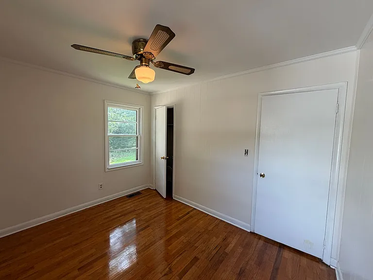 808 W 32nd St — Photo 3