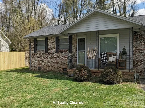 46 Sunny Acres Dr, Etowah, NC 28729