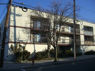 19 Plauderville Ave APT 105, Garfield, NJ 07026