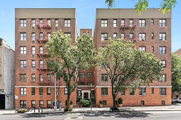 Rented by Corcoran | media 18