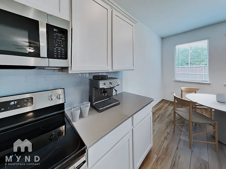 4900 Parrington Dr — Photo 10