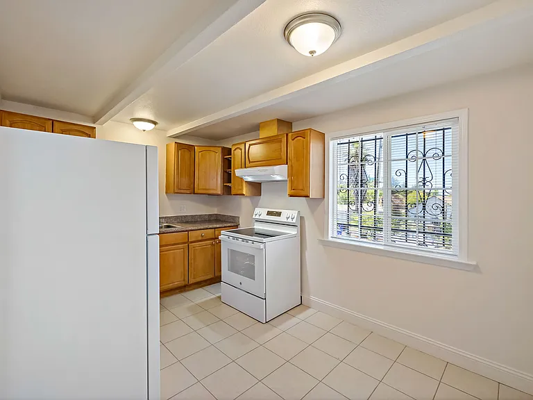 324 S 4th St #326 — Photo 4