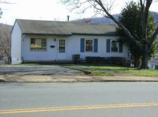 320 Carlton Rd, Charlottesville, VA 22902