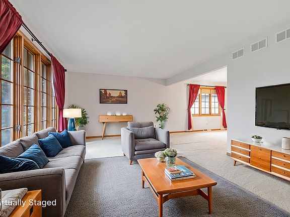 3rd image of 13035 Meadowlark Ct