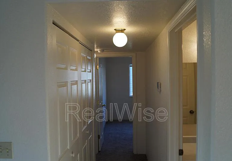 2141 NW North Hill Dr #B — Photo 18