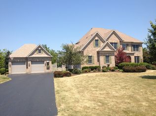 1841 W Forestview Dr, Sycamore, IL 60178
