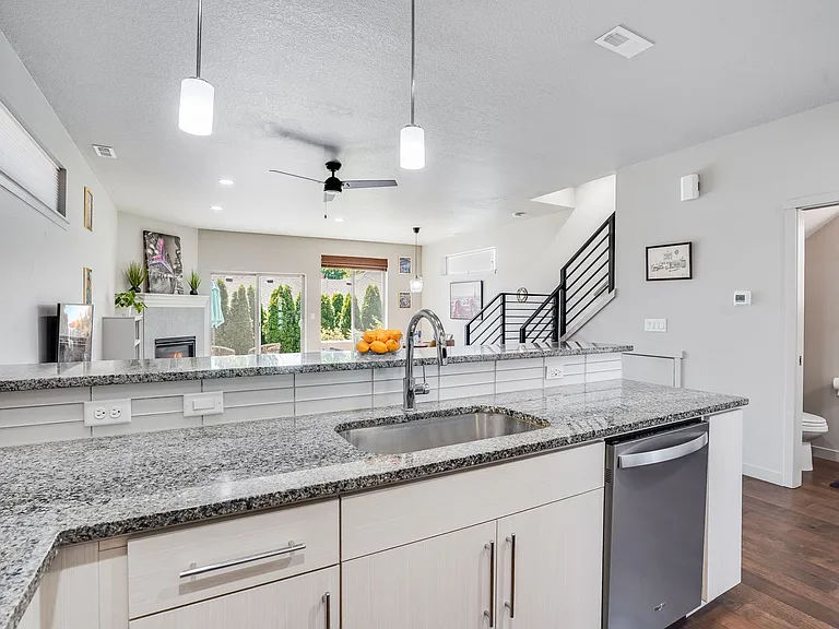 14410 SW Aiken Ln — Photo 5