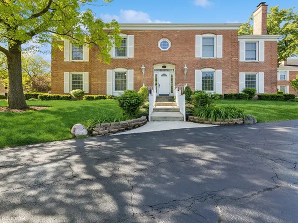 128 Carriage Way Dr APT 117B, Willowbrook, IL 60527