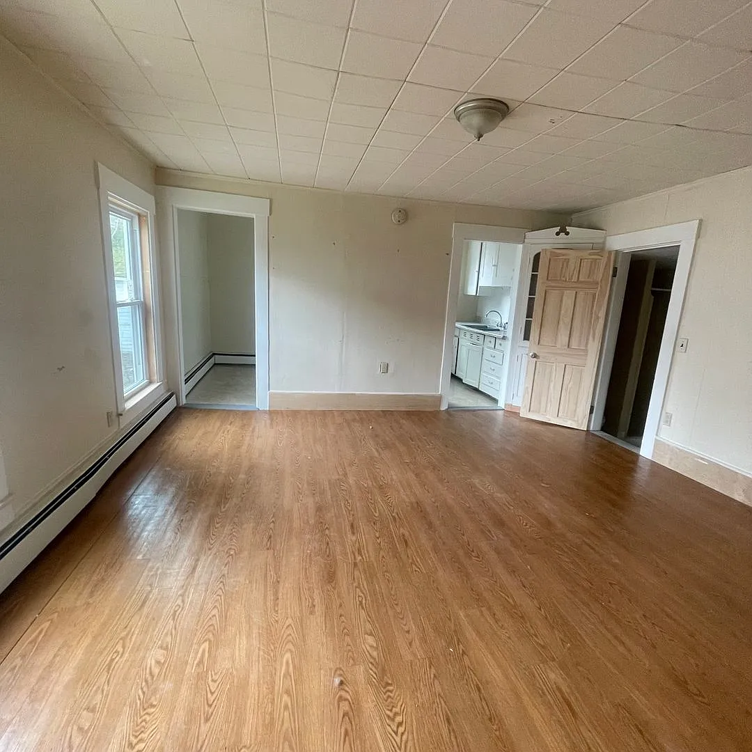 21 Pleasant St. — Photo 3