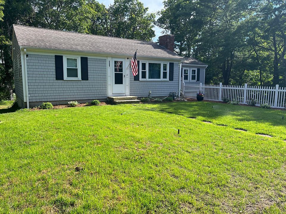 1st image of 11 Mynelle Dr
