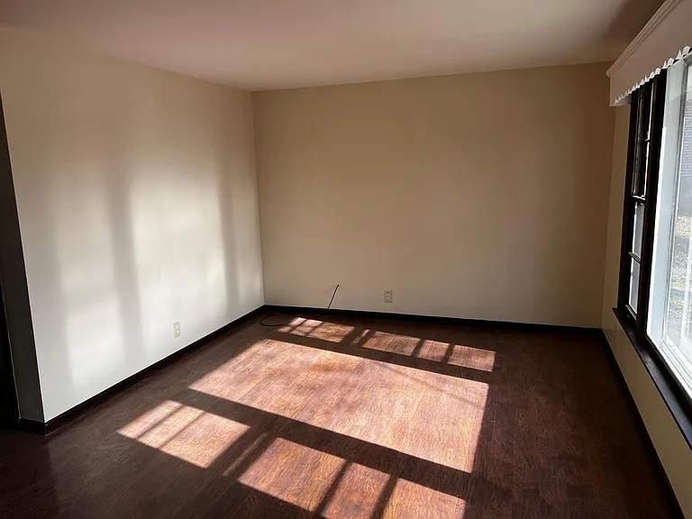 5002 Whispering Hills Ct — Photo 4