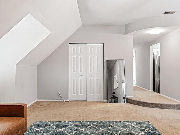 4th image of 4330 W Pine Blvd #3