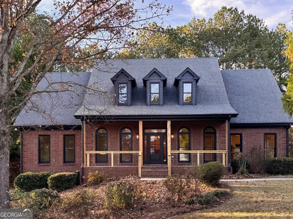 1210 Lancelot Ct, Loganville, GA 30052