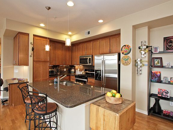 4th image of 1100 N Grant St Unit 402