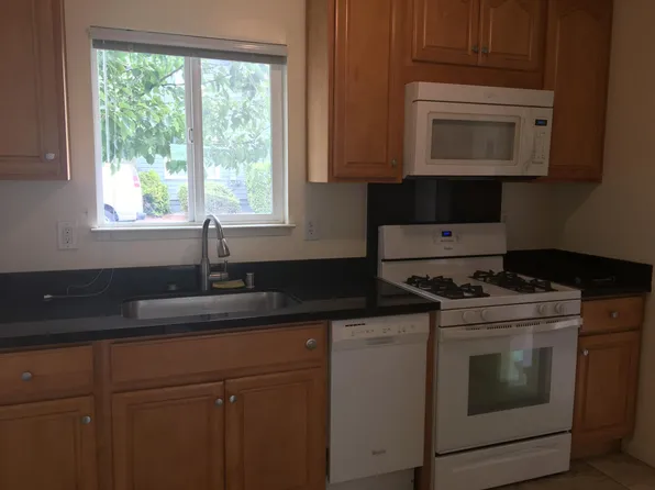 125 Hubbard St APT B, Santa Cruz, CA 95060