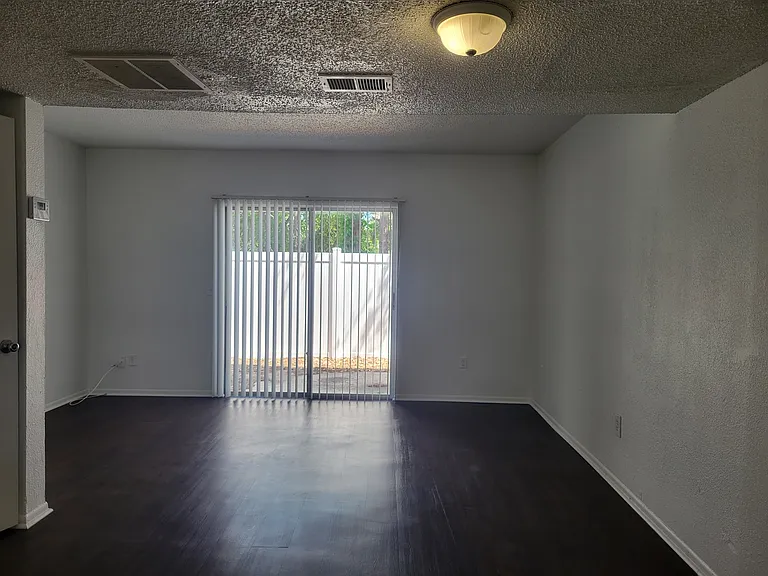 Oak Ridge Apartments — Photo 23
