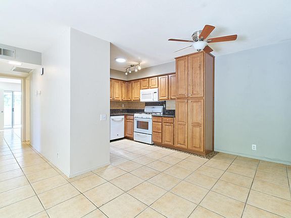 3rd image of 1353 N Sunflower Cir