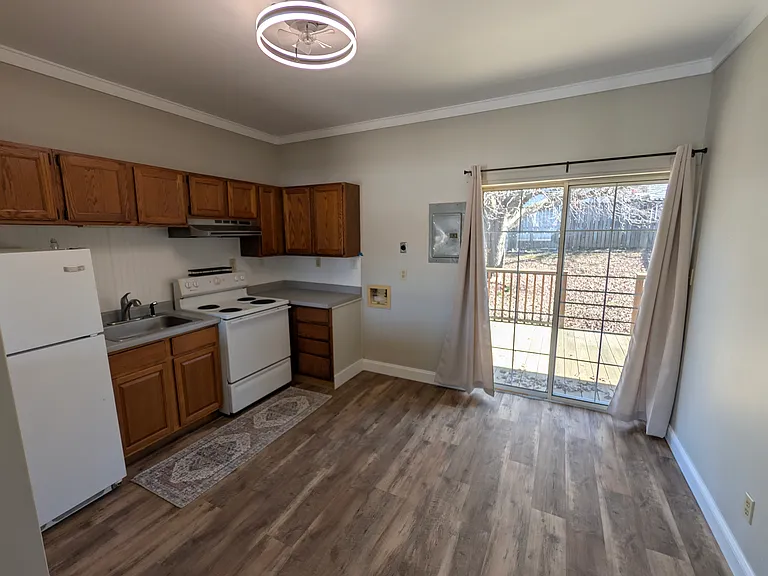 212 Broad St #5 — Photo 7