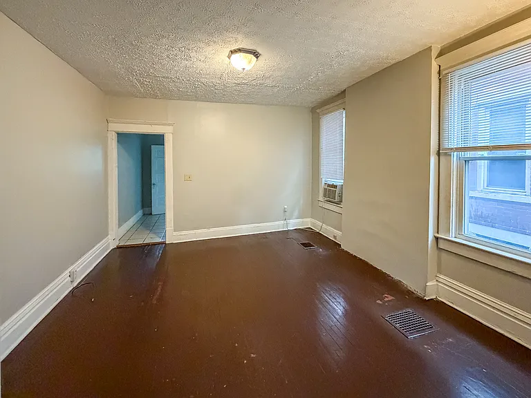 414 14th Ave — Photo 5