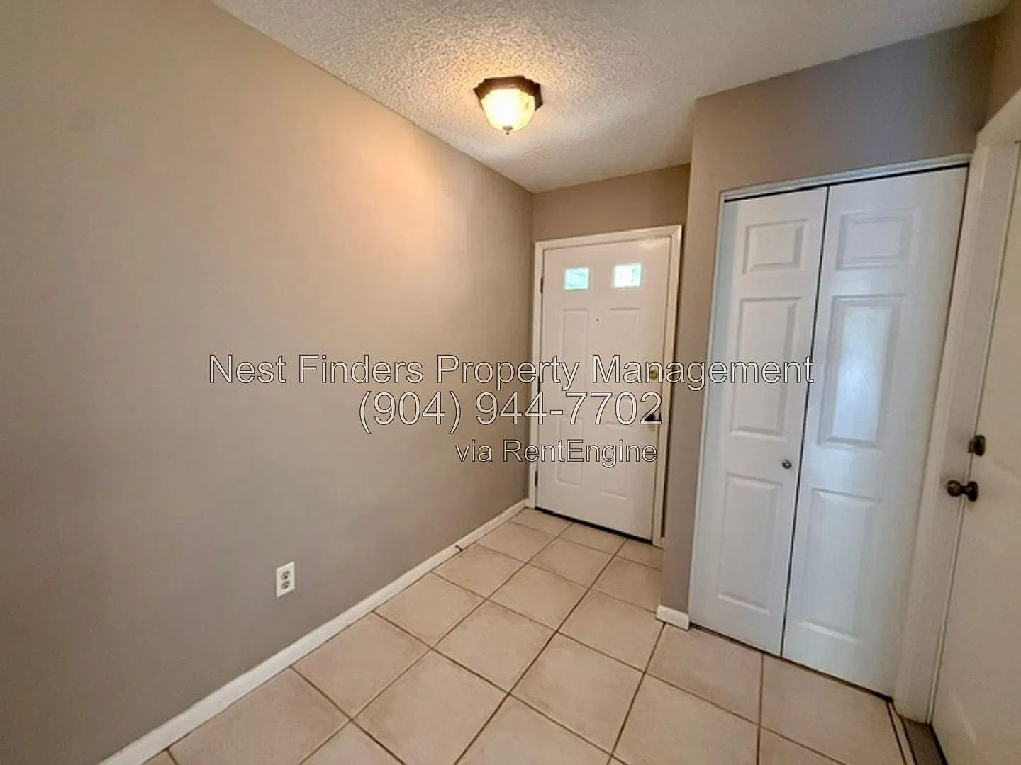 1 bed, 1.5 bath, 1070 sqft, $1,300 — Photo 3