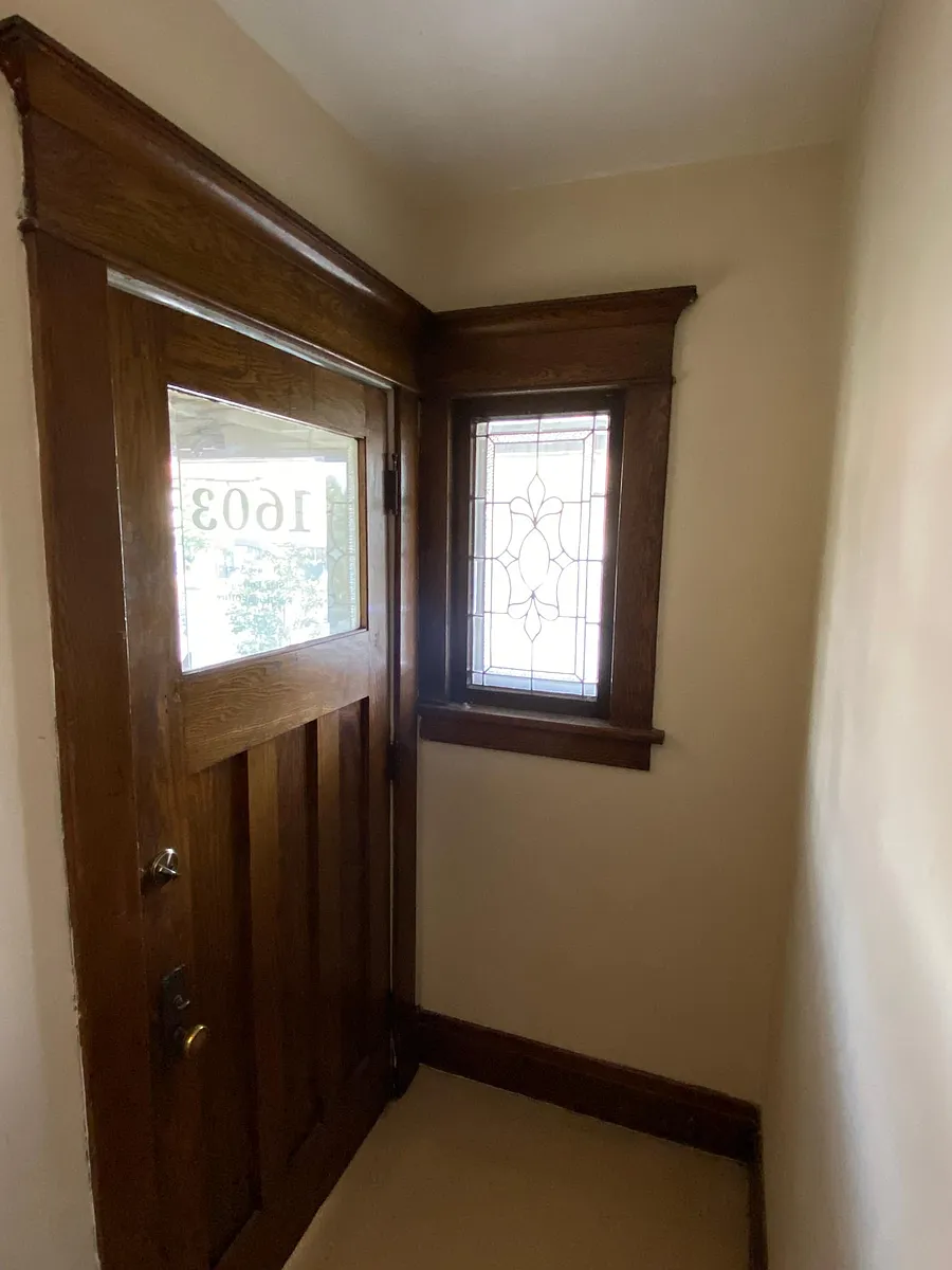 Building Photo - 1603 Hertel Ave #2