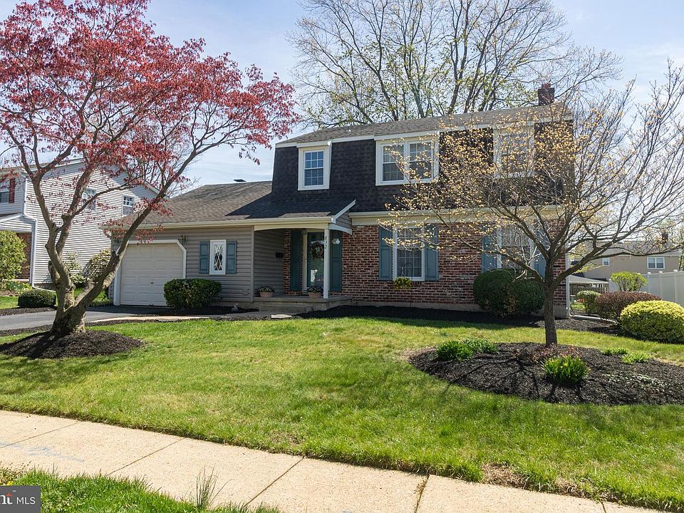 1st image of 832 Cotswold Rd