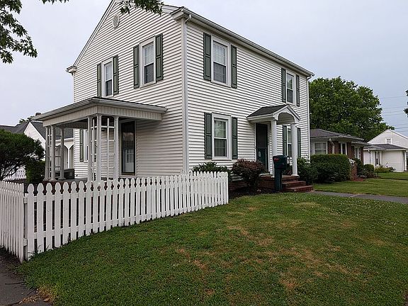 2nd image of 1202 E Sycamore St